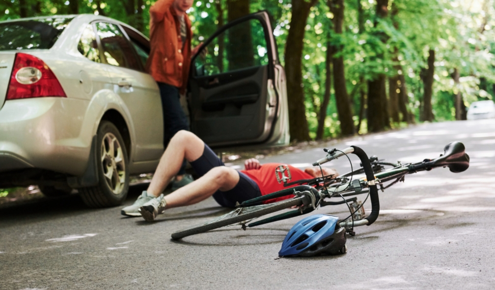 Wypadek na rondzie Żwirki i Wigury: Kierująca kią potrąciła rowerzystę