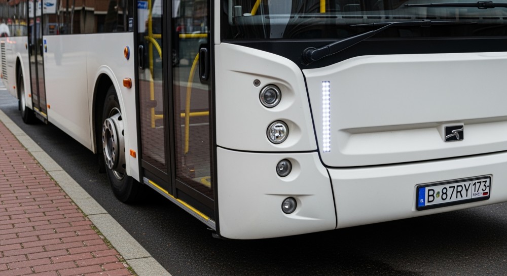 Radny alarmuje: Dzieci w przepełnionych autobusach, kontrole nie wykazały uchybień