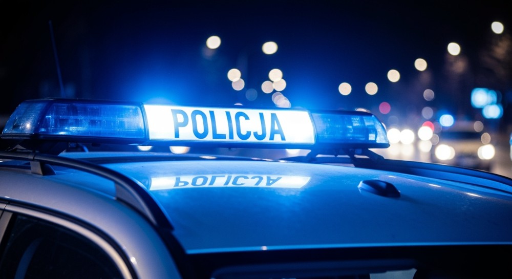 Młodzi policjanci w intensywnym szkoleniu: doskonalenie umiejętności w Lesznie i Poznaniu