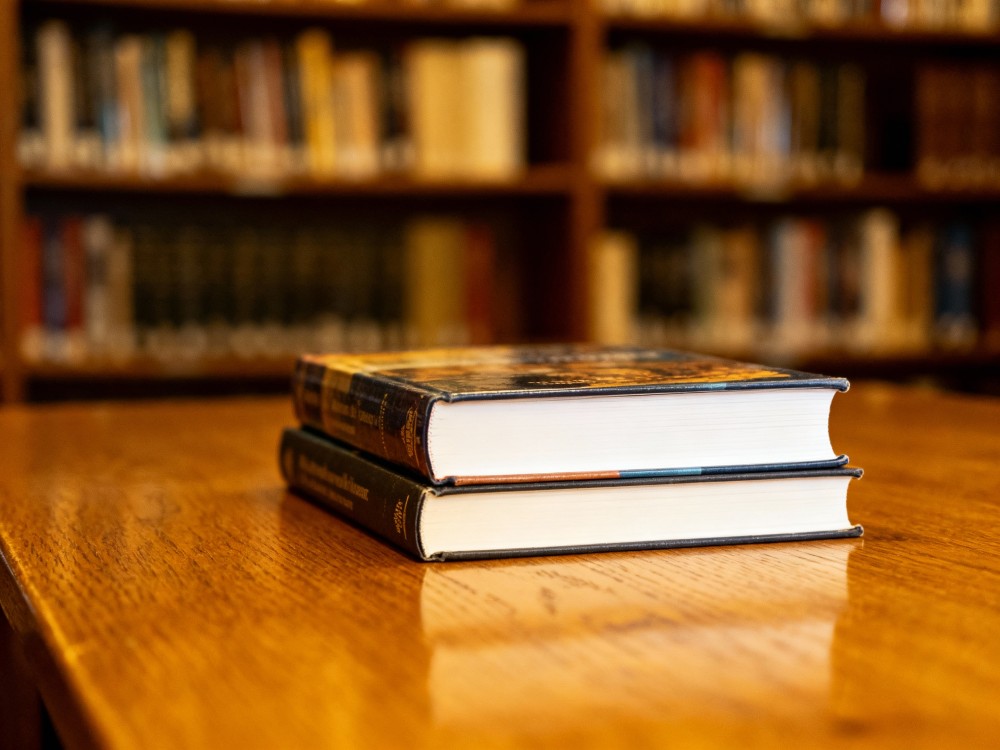 Odkryj Antoniego Słonimskiego: Spotkanie z pisarzem w Leszczyńskiej Galerii Książki