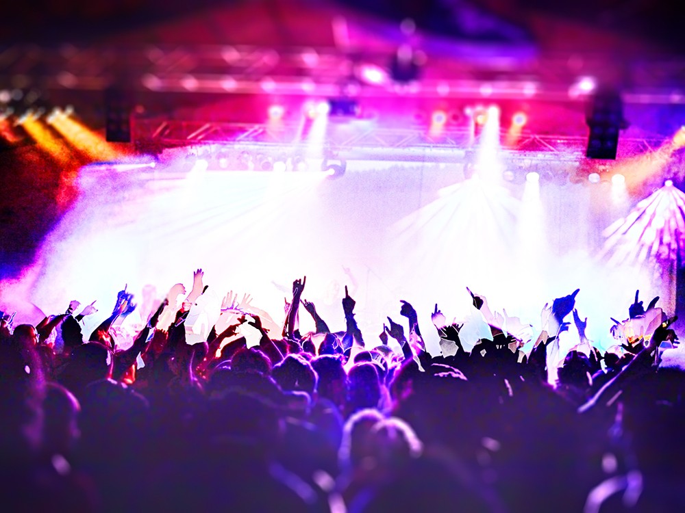 Emocjonalny wieczór poezji z Starym Dobrym Małżeństwem w MOK Leszno